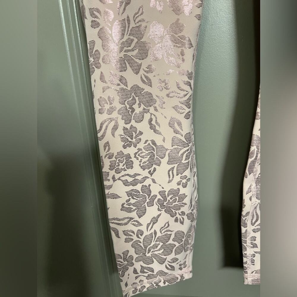 Fabletics Oasis PureLuxe High-Waisted 7/8 Leggings | Pink Floral Foil Design XXS - Picture 2 of 12